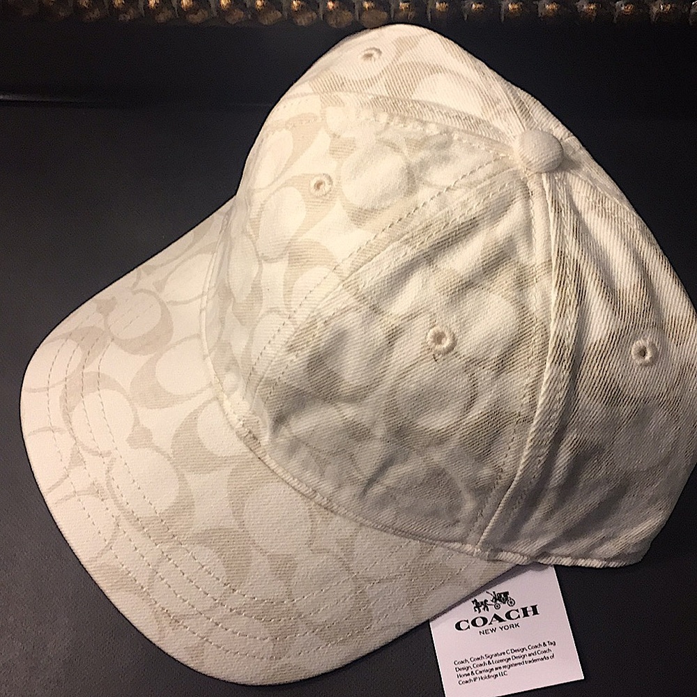 COACH - SIGNATURE HAT W/ “C” LOGO (NWT) - Picture 2 of 9